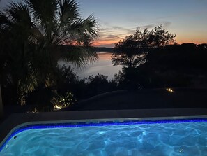 Outdoor pool - Lakefront 3 Bedroom Home with Gorgeous Sunsets and Private Pool & NEW Spa! (Belton)
