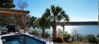 Lakefront 3 Bedroom Home with Gorgeous Sunsets and Private Pool & NEW Spa!