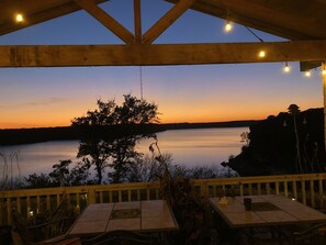 Outdoor dining - Lakefront 3 Bedroom Home with Gorgeous Sunsets and Private Pool & NEW Spa! (Belton)