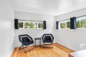 Interior - The Yellowstone at Stoner Creek Cabins (Lakeside)