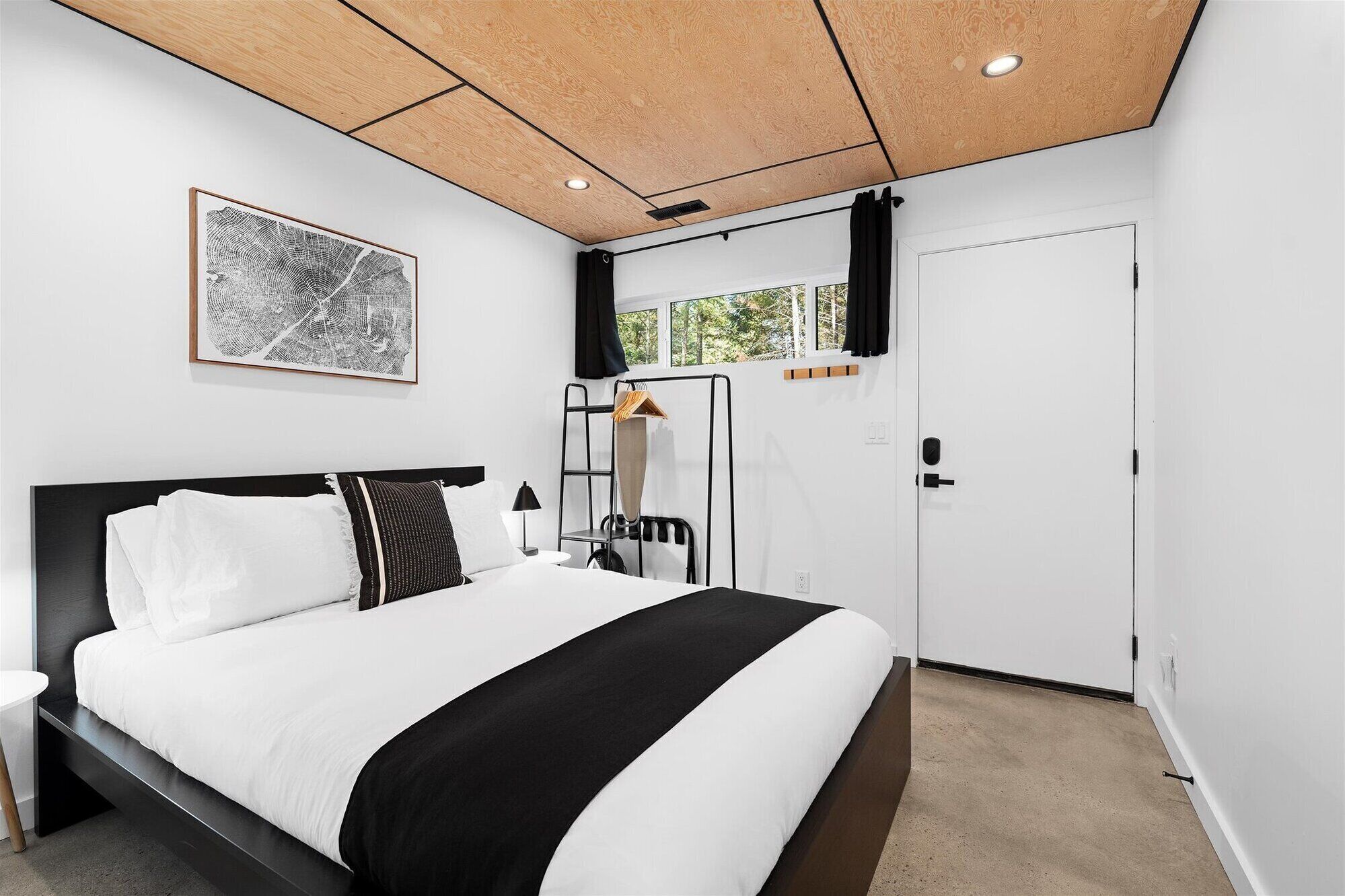 1 slaapkamer, een strijkplank/strijkijzer, wifi, beddengoed