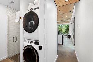 Interior - The Gallatin at Stoner Creek Cabins (Lakeside)