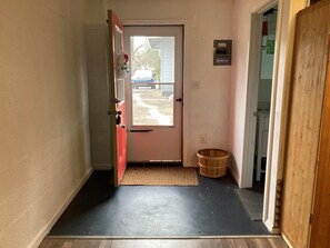 Interior - Cozy studio in quiet neighborhood near downtown (Knoxville)