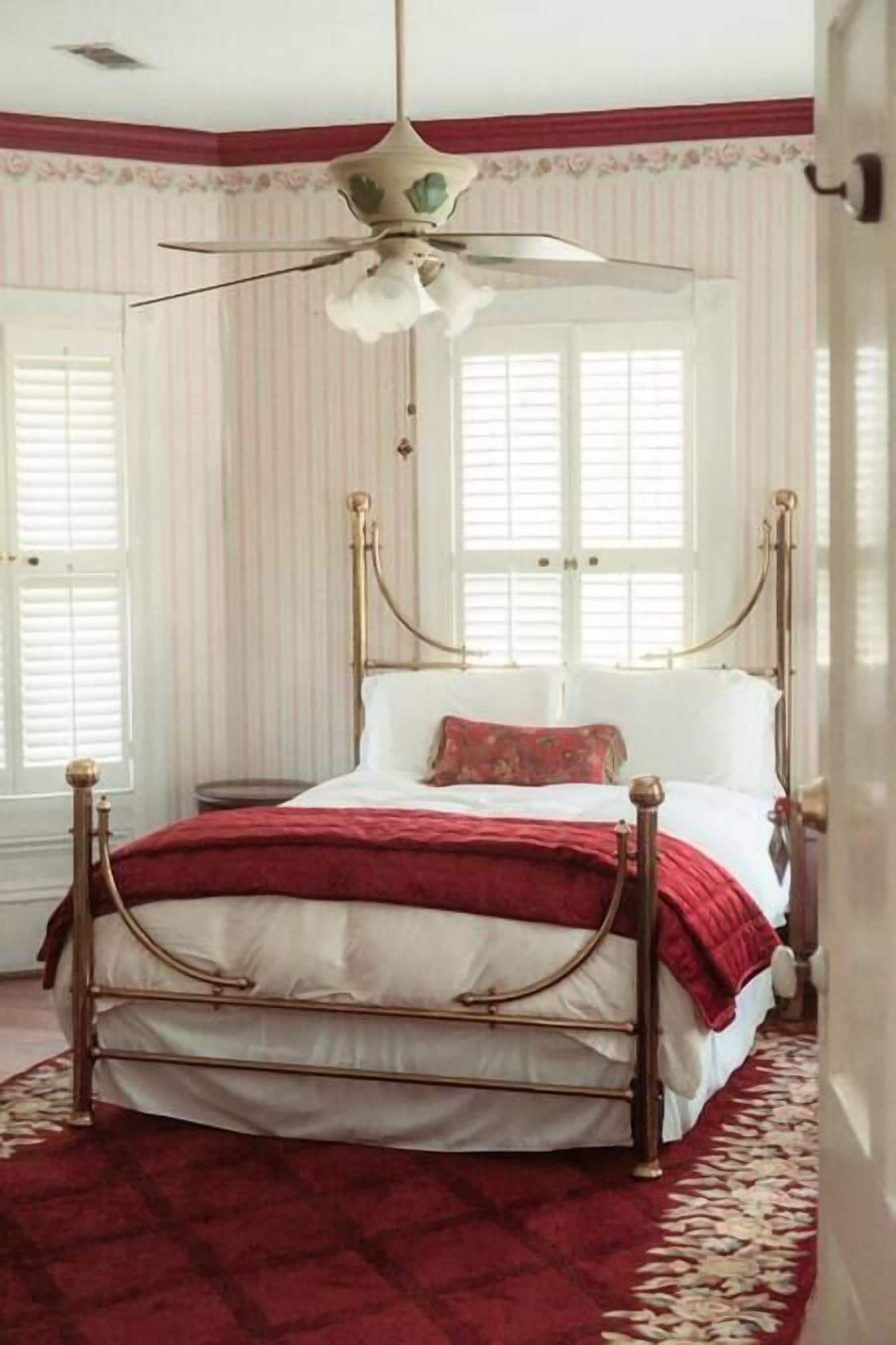 Scarlett Room - At Avera-Clarke