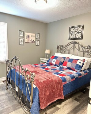 3 間睡房、熨斗/熨衫板、可攜式嬰兒床、Wi-Fi