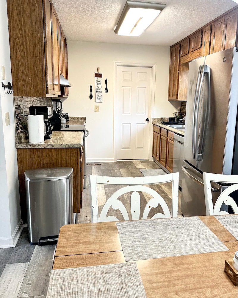 This is the one! 35 mins from Goose Pond boat ramps, clean, and 5 star reviews, Scottsboro