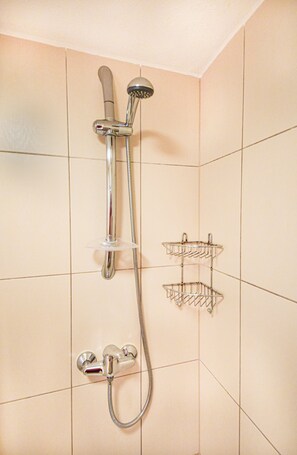 Shower, free toiletries, hair dryer, towels