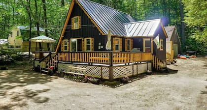 Relaxing A-Frame with Hot Tub and Lake Access