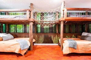 4 عدّة غرف نوم ومكواة/لوح كي وسرير سفر وواي فاي مجانًا