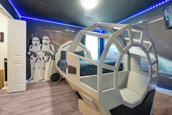 9 bedrooms, in-room safe, desk, iron/ironing board
