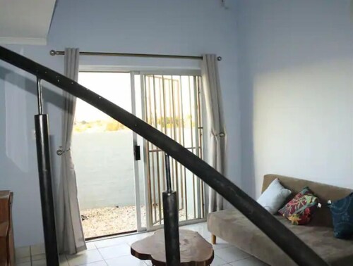 Cozy 2 bedroom loft close to the city centre.