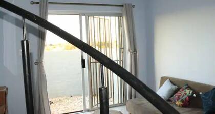 Cozy 2 bedroom loft close to the city centre.