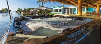 Tiki Key- Waterfront Tiki Hut and Hot Tub