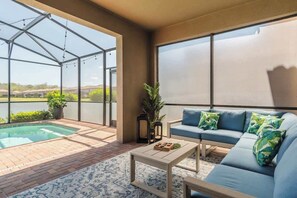 TV - The Palm House · Large home with Private Pool & hot tub in Resort (Kissimmee)