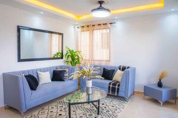 Smart-tv, tv-spel, ett musikbibliotek och ett filmbibliotek