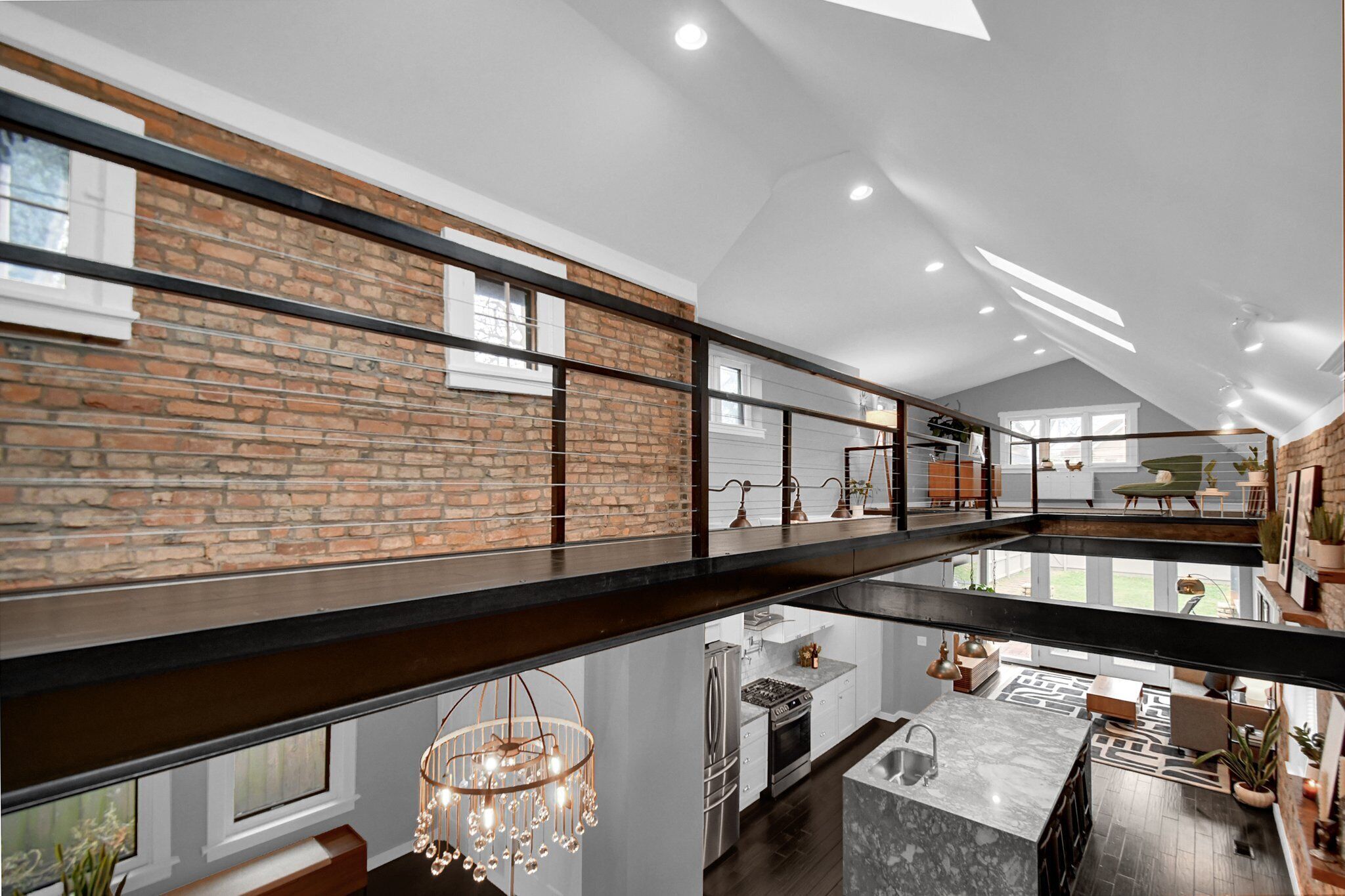 المنشأة من الداخل