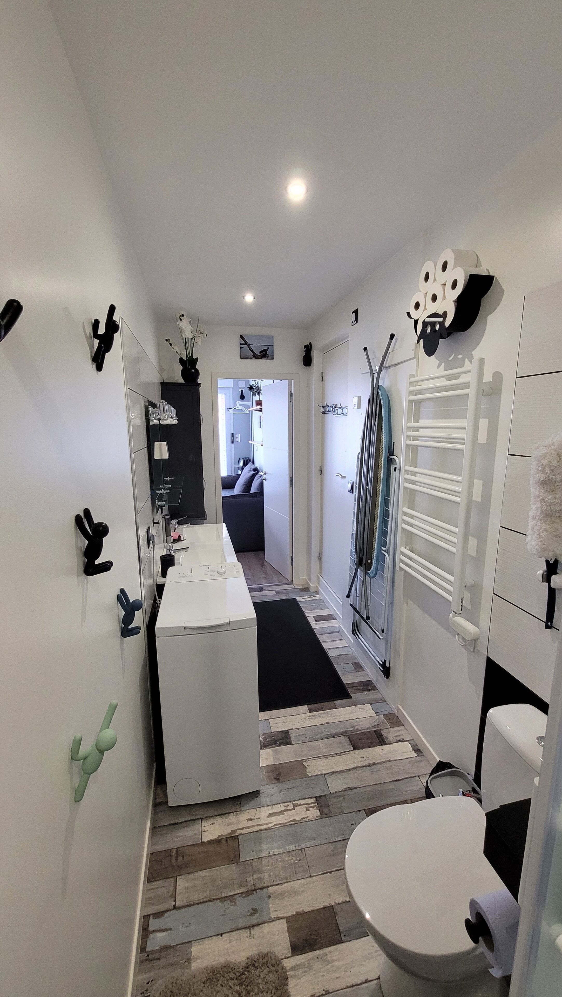 Bruser, hårtørrer, håndklæder, Sæbe