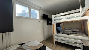 1 bedroom, desk, iron/ironing board, free WiFi