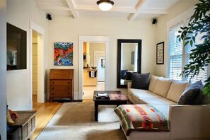 Smart TV, fireplace, DVD player, books