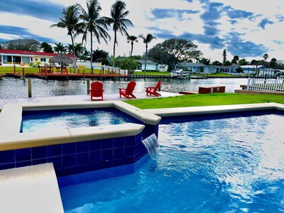 Heated Pool and Spa-3B/2B Waterfront on Canal close to the Beach