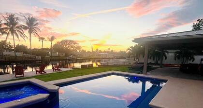 Heated Pool and Spa-3B/2B Waterfront on Canal close to the Beach