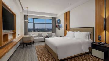 Minibar, in-room safe, iron/ironing board, free WiFi