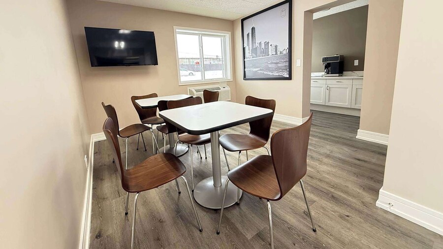 Super 8 by Wyndham Rockford South