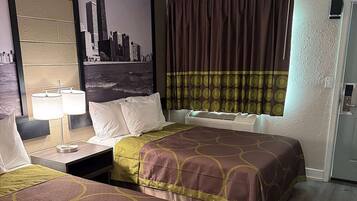 Zimmer, 2 Doppelbetten, Nichtraucher | Kostenloses WLAN, Bettwäsche