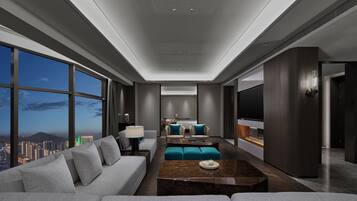 Cubrecamas, minibar, caja de seguridad en la habitación y escritorio