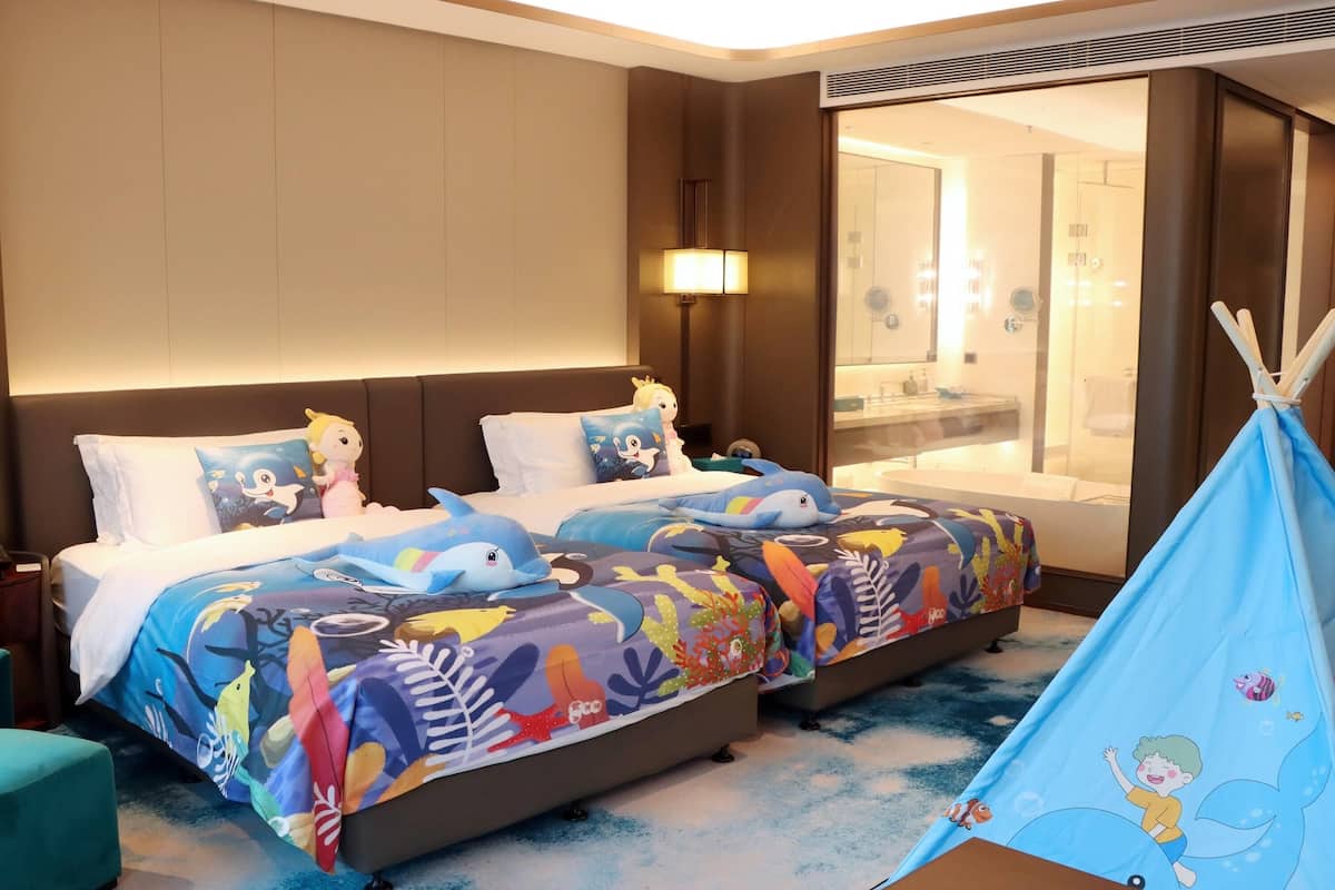 Kamar Keluarga, 2 Tempat Tidur Twin (Ocean-Themed) | Selimut bulu angsa, minibar, brankas, dan meja kerja