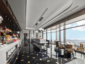 Daily buffet breakfast (CNY 138 per person) - Wyndham Grand Zaozhuang (Zaozhuang)