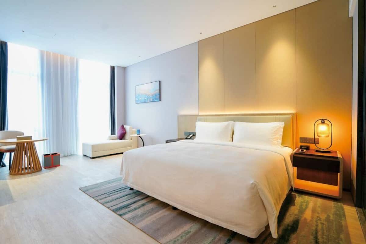 1 kamar tidur, seprai premium, minibar, dan brankas