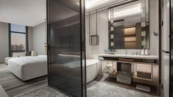 Deluxe Room, 1 King Bed, Non Smoking | 1 bedroom, premium bedding, minibar, in-room safe