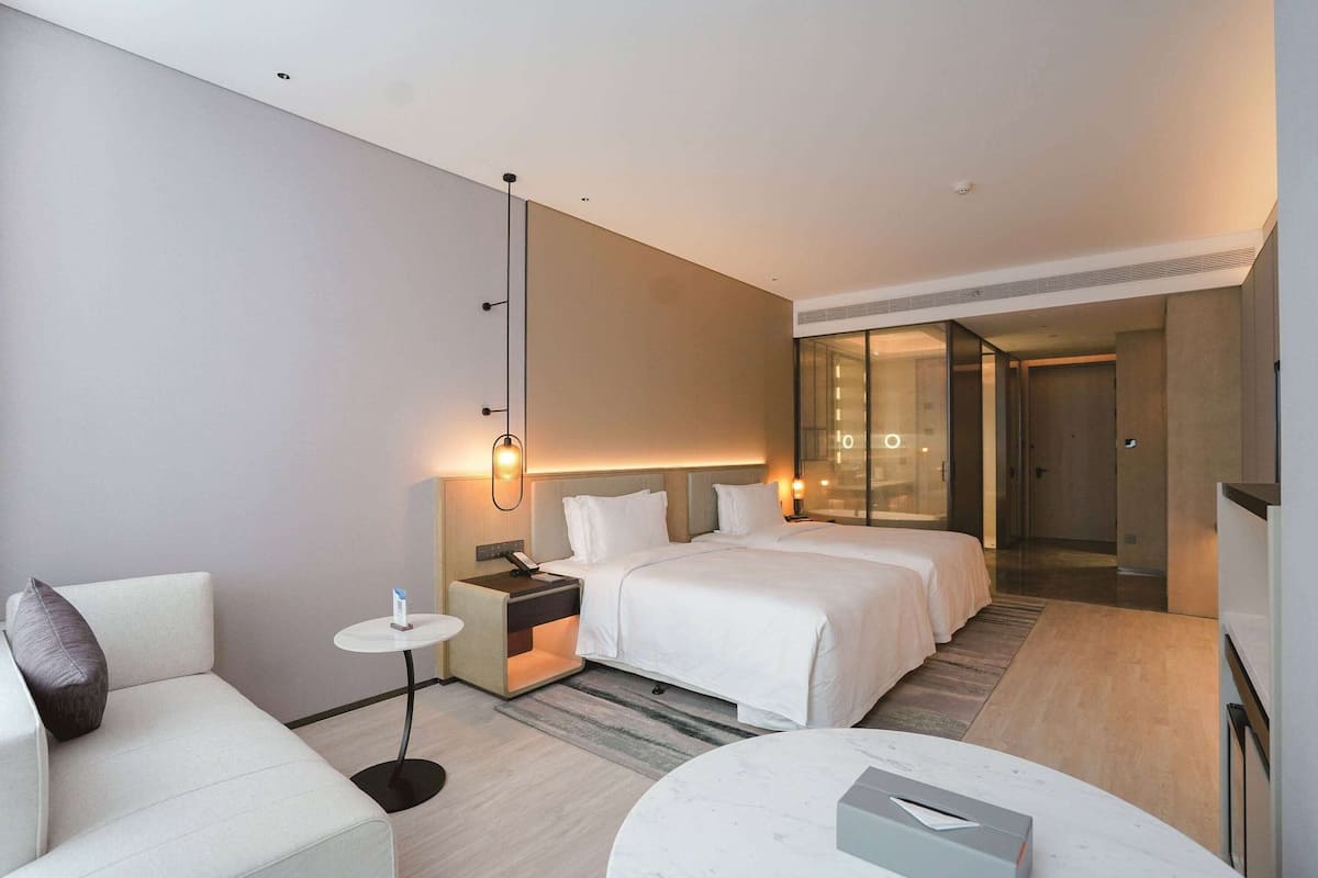 Premium bedding, minibar, in-room safe, laptop workspace