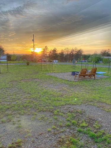 2 Bedrooms with a King Bed, 1 Bath across from the Visitor Center