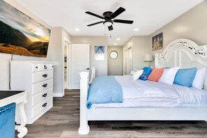 3 soveværelser, skrivebord, strygejern/strygebræt, weekendseng