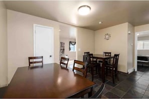 Dining - 5★TOP CHOICE★4BR House | Fast WiFi | Free Parking (Millcreek)