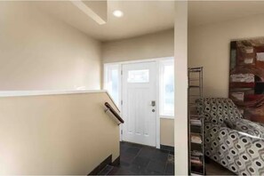 Interior - 5★TOP CHOICE★4BR House | Fast WiFi | Free Parking (Millcreek)