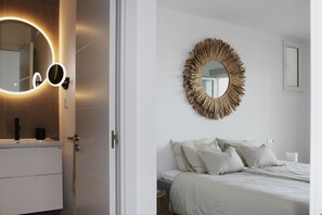 6 bedrooms, iron/ironing board, free WiFi, bed sheets