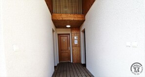 Exterior detail - Grand Gîte de L'enclos (POMEYS)