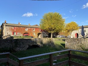 Property grounds - Gîte du Château de la Terrière (CERCIE)