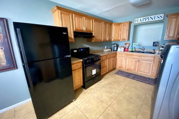 Fridge, microwave, oven, stovetop