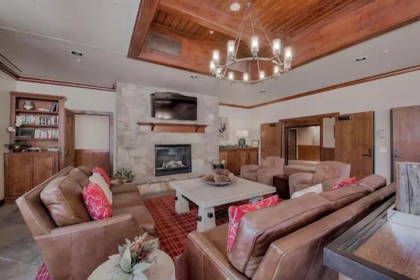 TV connectée, cheminée