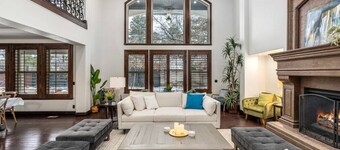 Olympus Luxury-Prime Location- HotTub+Theater+More