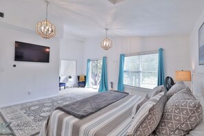 3 bedrooms, desk, iron/ironing board, travel cot