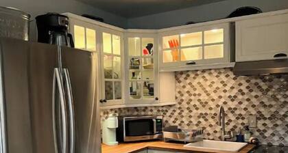 Cozy Detached ADU - 20 min from Portland!