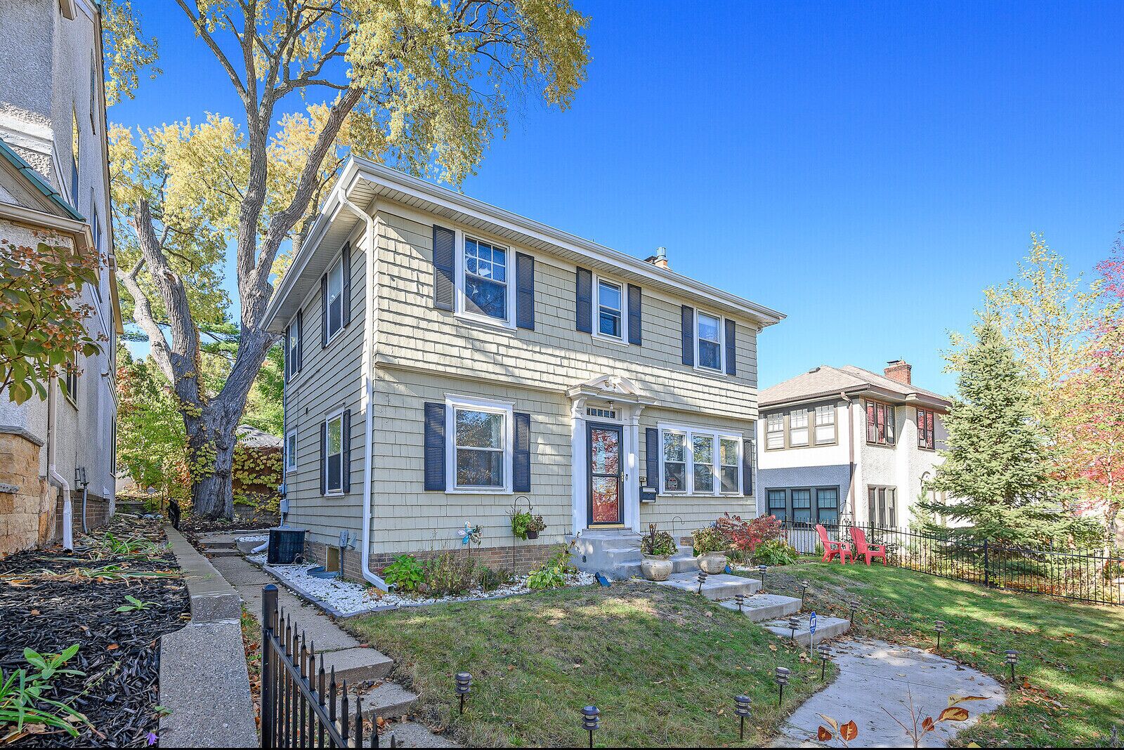 Charming Tangletown Georgian Colonial House, 8 mins to Downtown