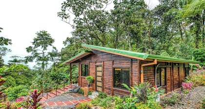 Casa Familia-Pura Vidaville. Private Modern Cabin w/ AC & Fiber Wi-Fi. Near Park