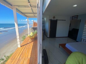 1 bedroom, WiFi, bed sheets - Best View On The Beach! (La Villa de Operadoras)