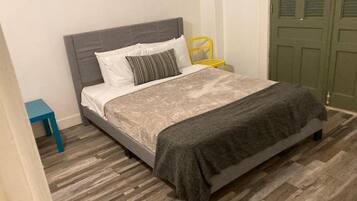 Apartamento básico | 2 quartos, roupas de cama antialérgicas, Wi-Fi de cortesia